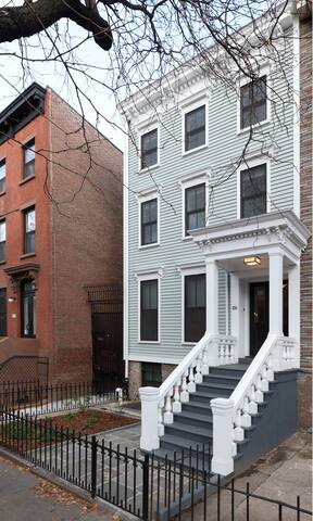 Fort Greene Brooklyn mint rowhouse gallery image 2