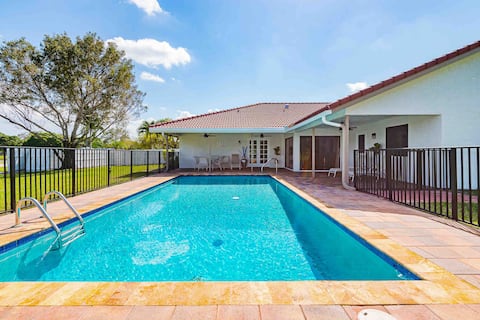 4/3.5 SF with Pool, Near Delray, Boca & Wellington