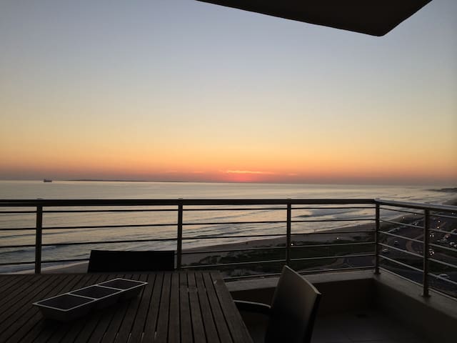 Portico 801 – Beachfront Apartment gallery image 2