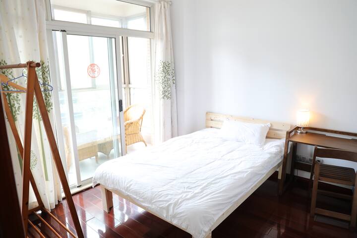 With a garden and lawn of the independent room (3), a purple sand creative studio, quiet environment suitable for creative experience in Yixing, you can listen to the birds wake up every day