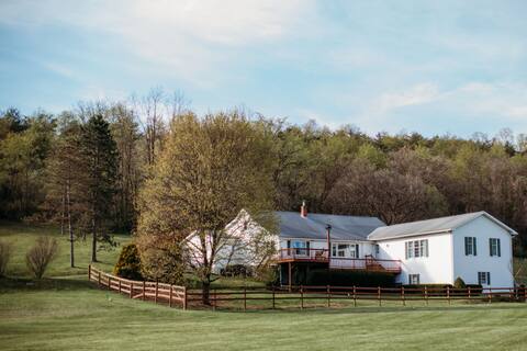Farmhouse at Atkinson Manor | Sleeps 12 + Hot tub