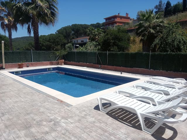 Villa con piscina en Lloret de Mar gallery image 2