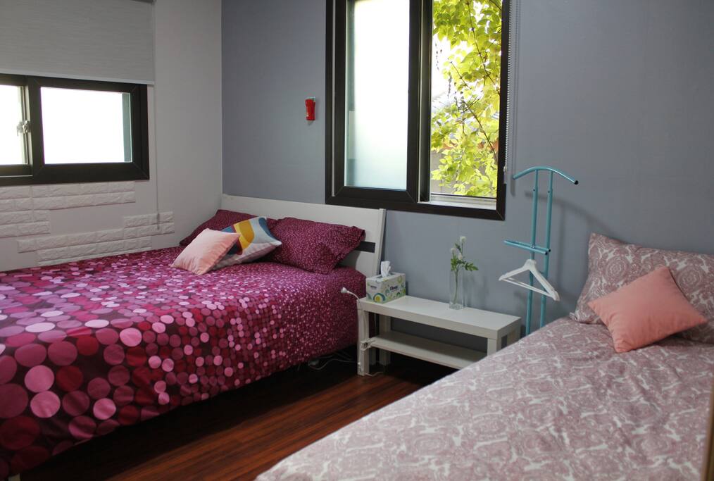 Double & Single bed(205) 2