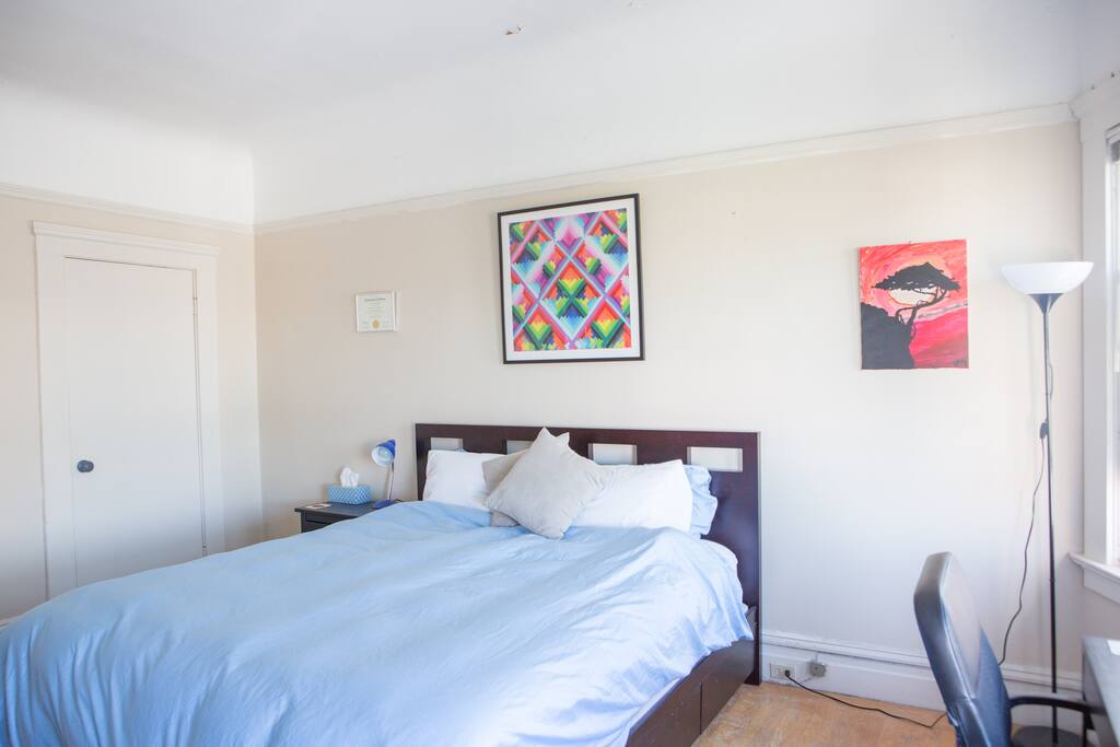 California King w/ Tempur-Pedic Matress!
