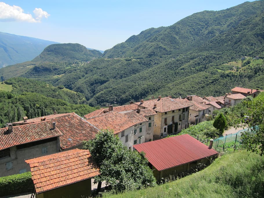 Blick von Sermerio zum Monte Castello