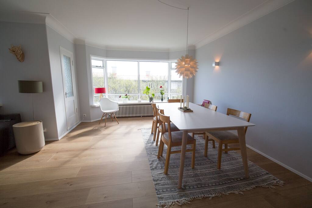 Dining room for up to 8 pers.