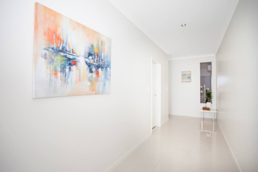 Spacious halls, rooms and ceilings, Styled Modern & Elegant