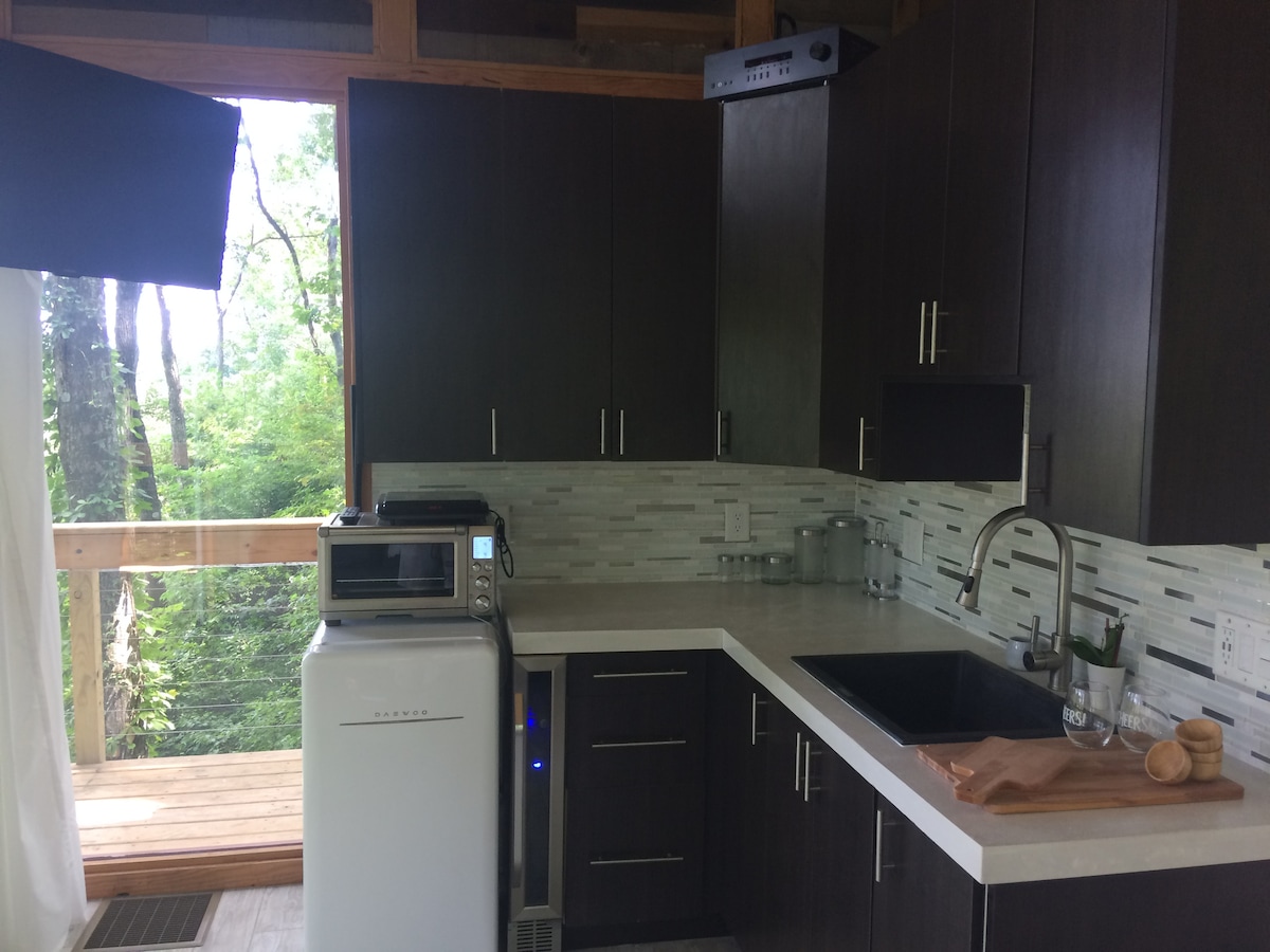 | Airbnb In Hocking Hills | Hocking Hills Ohio Cabin Rentals | Hocking Hills Cabins Under $100 | Cabin Rentals Near Hocking Hills | Lakefront Vacation Rentals In Ohio | Places To Rent Cabins In Ohio | Hocking Hills Cabin Rentals With Hot Tub | Cabins In Ohio With Jacuzzi