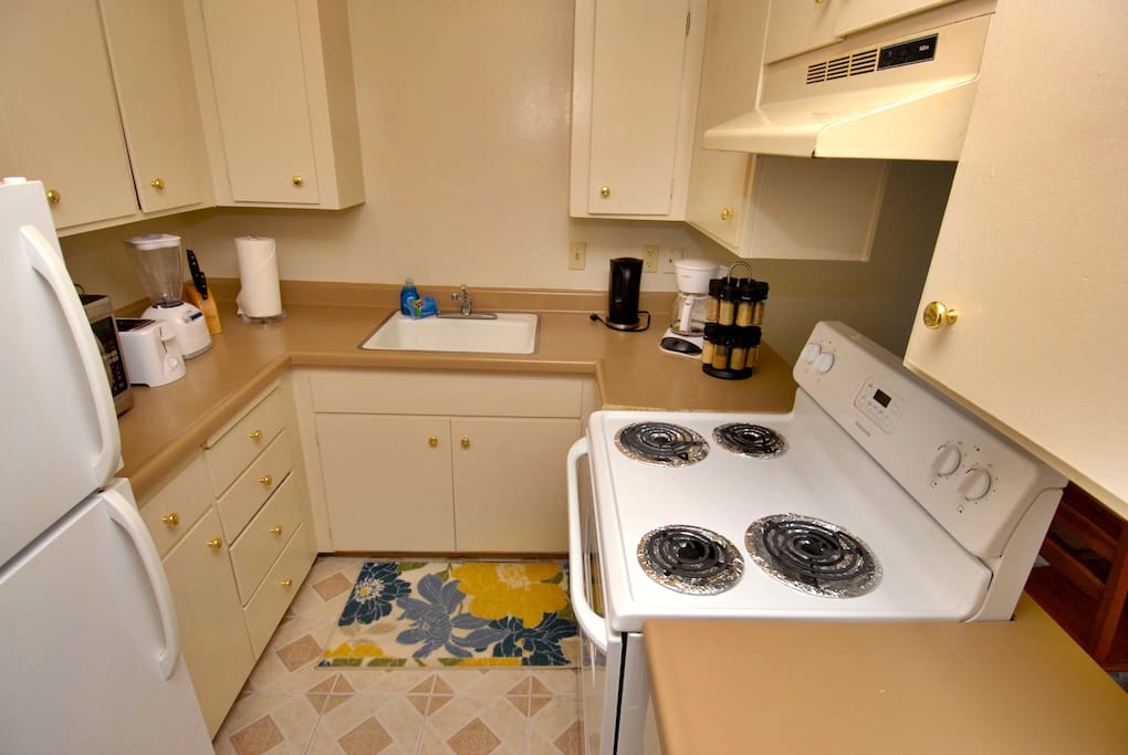 Fully-equipped kitchen