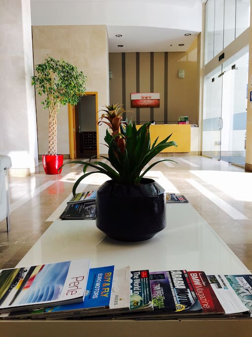 Waiting area in the lobby & building reception - manned 24 hours a day