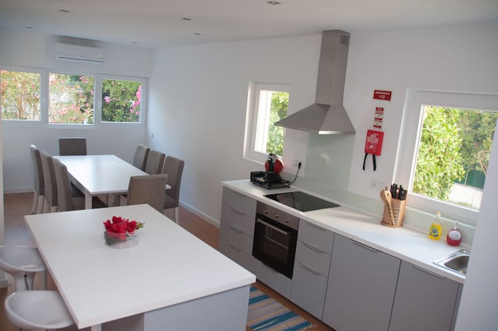 Pine Tree Villa gallery image 3