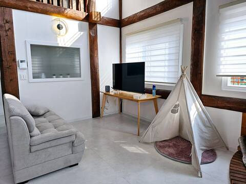 Cheonan Bridal-dong Cabin # Near Dandae Lake # Up to 12 people # 6 beds