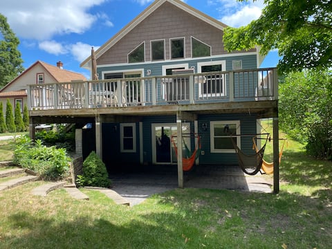 Elberta Bluffs Cottage