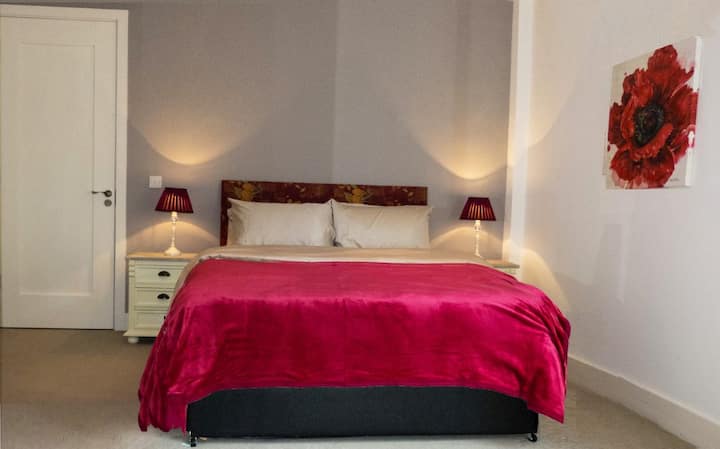 Bedroom #2- King Size Bed & EnSuite