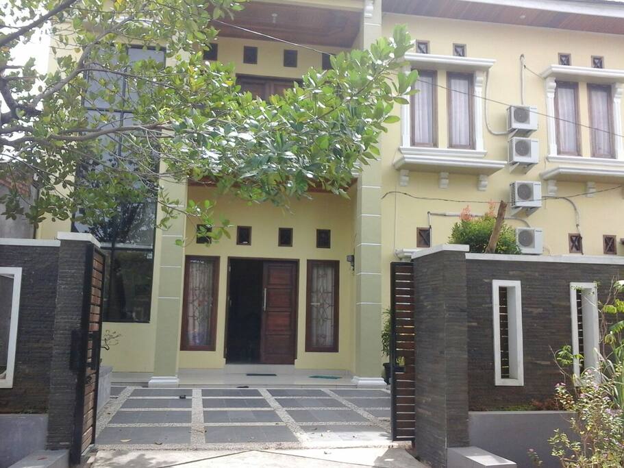 Pintu Utama