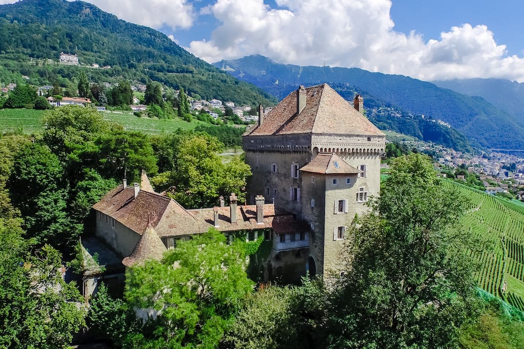 Appt 2 Bedroom - Château du Châtelard - 클라렌스의 성에서 살아보기, Vaud, 스위스