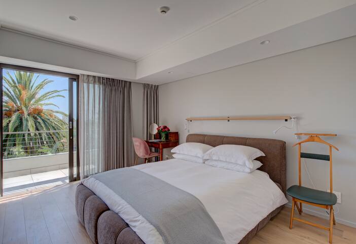 Trendy Green Point apartment gallery image 5