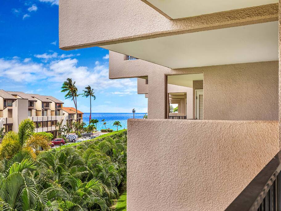 kamaole_1st_9303_lanai1.jpg