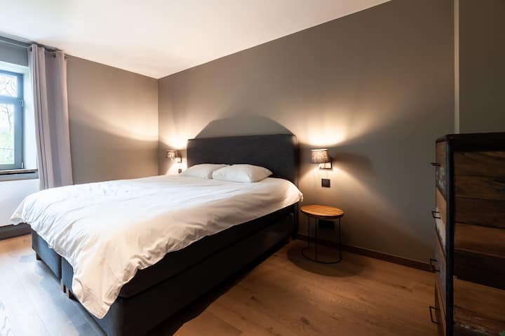 Slaapkamer met tweepersoonsbed (2p.) 1e verdieping / slaapkamer met tweepersoonsbed (2p.) 1e verdieping