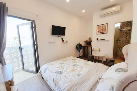 Near River, The Train Station 2mn~Modern w Balcony