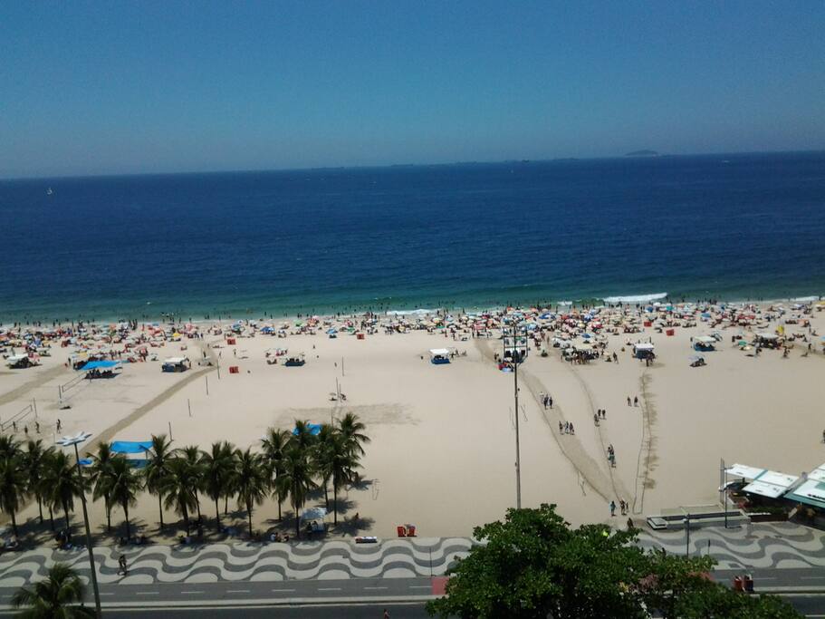 View from the living room. Vista da janela da sala.