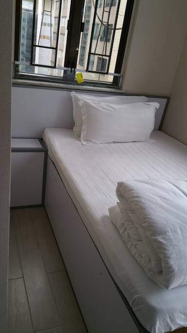 Bedroom (bed width 48 inches or 122 cms), with 4 inch Seahorse Brand Mattress! Room with balcony, superb view!
