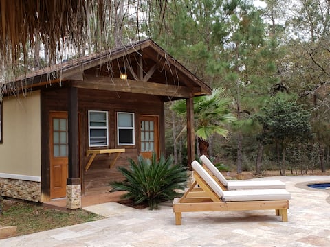 Cedars Loft Cottage Pool