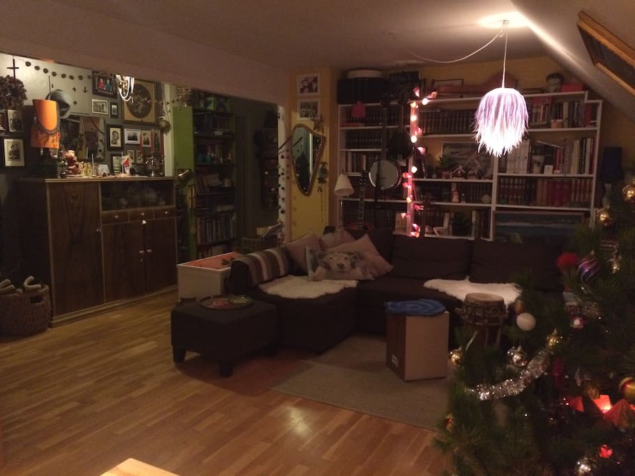 livingroom, pic taken from the kitchen