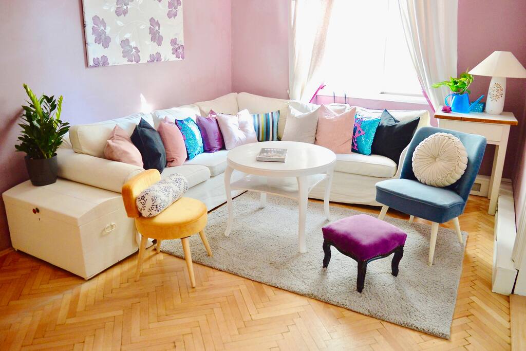 Bright, spacious, elegant Living room. Seating for up to 10 people.