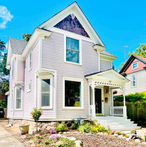Victorian in Delavan, near Lake Geneva & Alpine