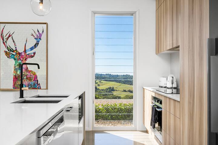 The White Barn- Byron Bay Hinterland, Ocean Views gallery image 2