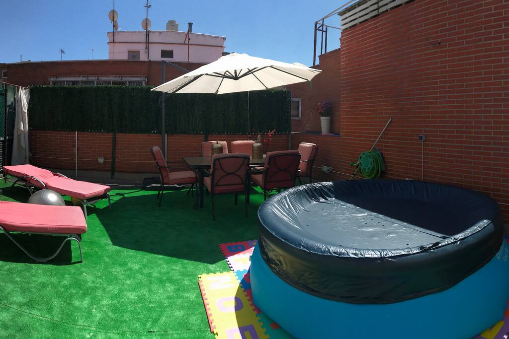 Terraza-Solarium exterior con piscina de 2,5 m y 60 cm de alto