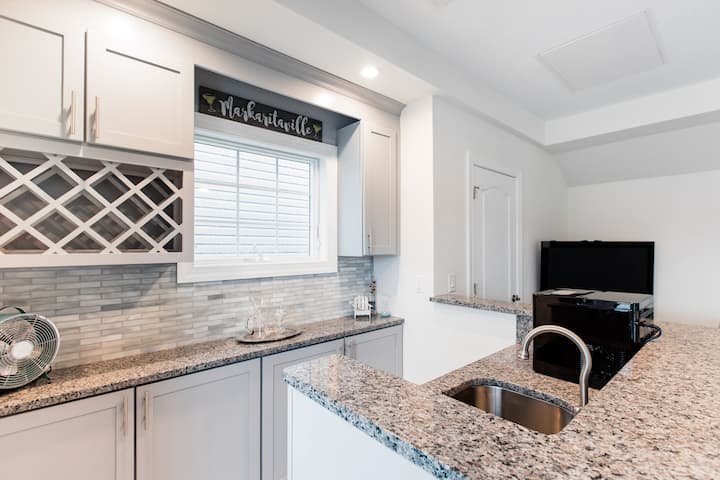 Chic Beach House With Roof Terrace - Lavallette, NJ