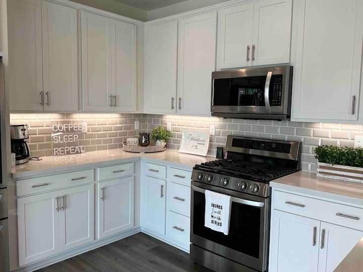 Stay At The Oasis W/fresh Water Pool! - Antioch, CA