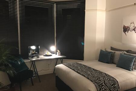 Great homely studio in a fab location!