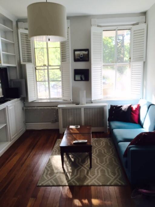 Living room, TV, Cable.