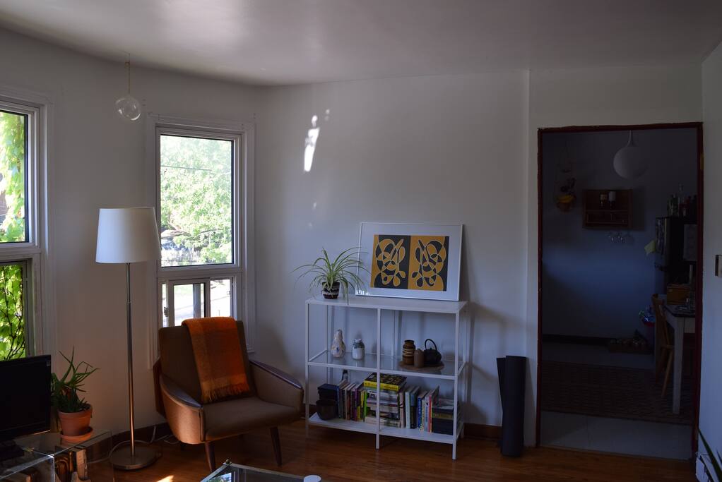 Living room to kitchen