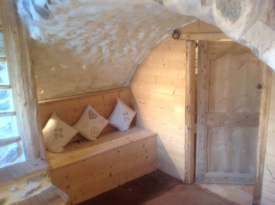 Ground floor entrance and door to utility room. The old tethering ring is still visible!