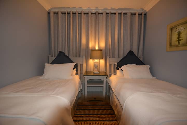 Príjemná a pohodlná spálňa 2