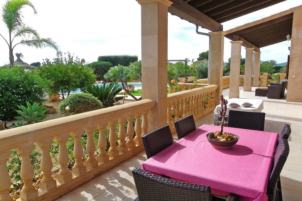 balcony