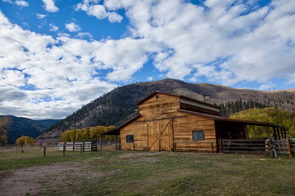 Barn adjacent to cabin (not included with rental)