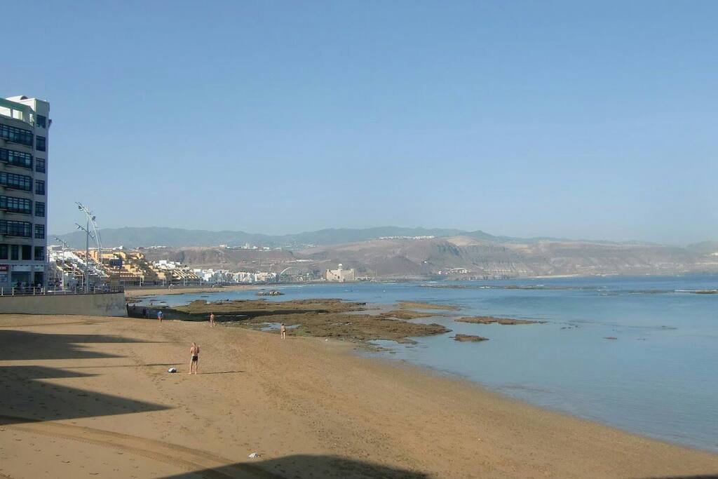 El piso está a 50 metros de esta playa...