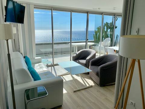 1Corner 1 Bedroom, Pool, Sea View, 5' Monaco