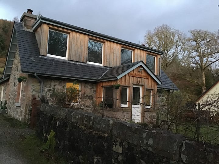 The Olde post office cottage invergarry Cottages for Rent in Fort