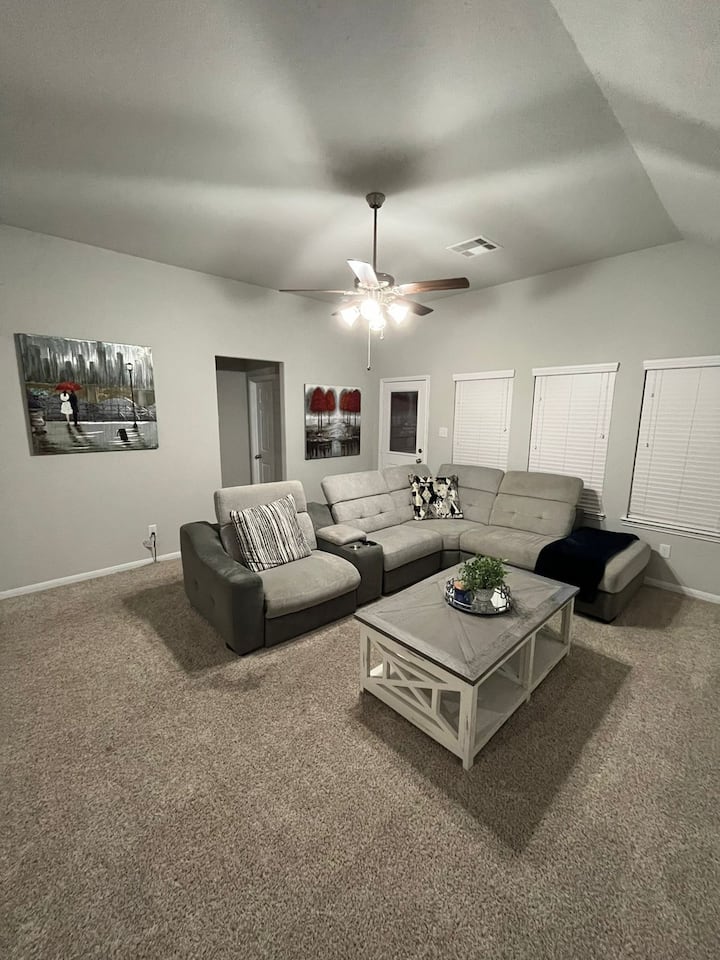 Beautiful House Close To Iah - Humble, TX