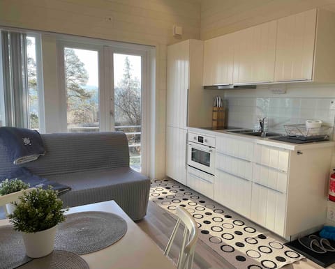 Top Airbnb: Lakeside cottage in Alingsås