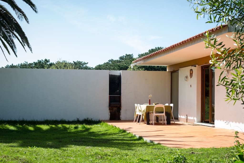 Terraço exterior, jardim.