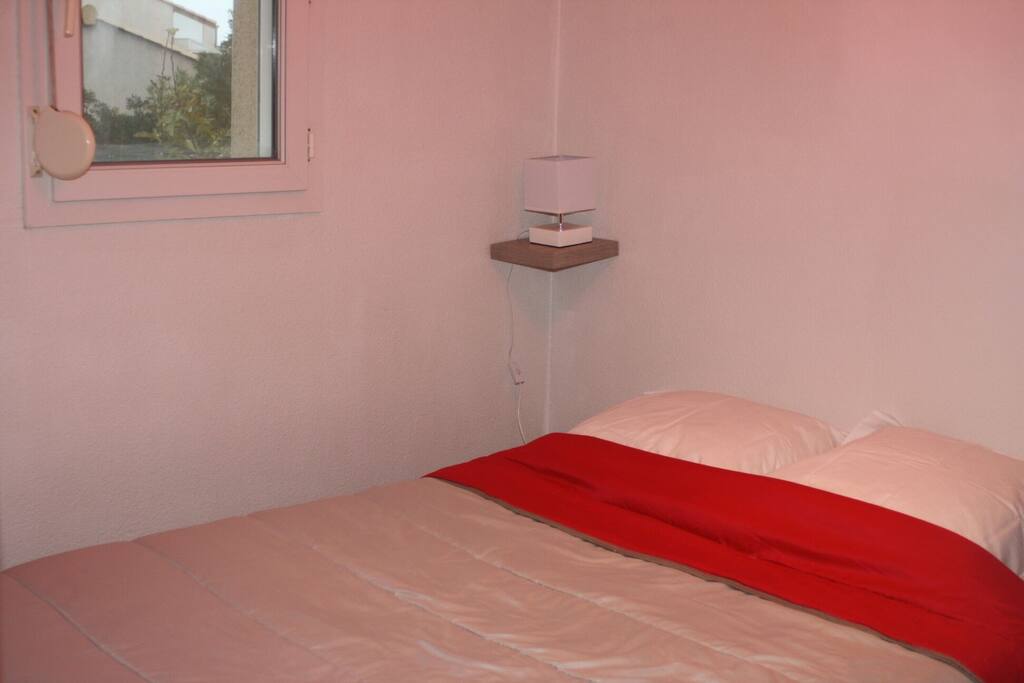 chambre avec lit double