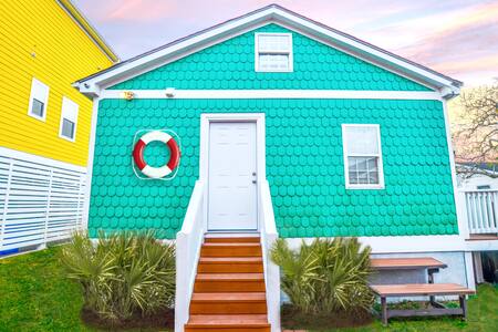 Adorable Beach Bungalow