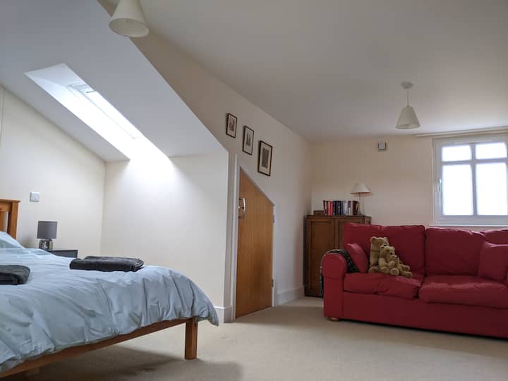 Dhoma e gjumit 3: Dhomë dopio me divan krevat dopio